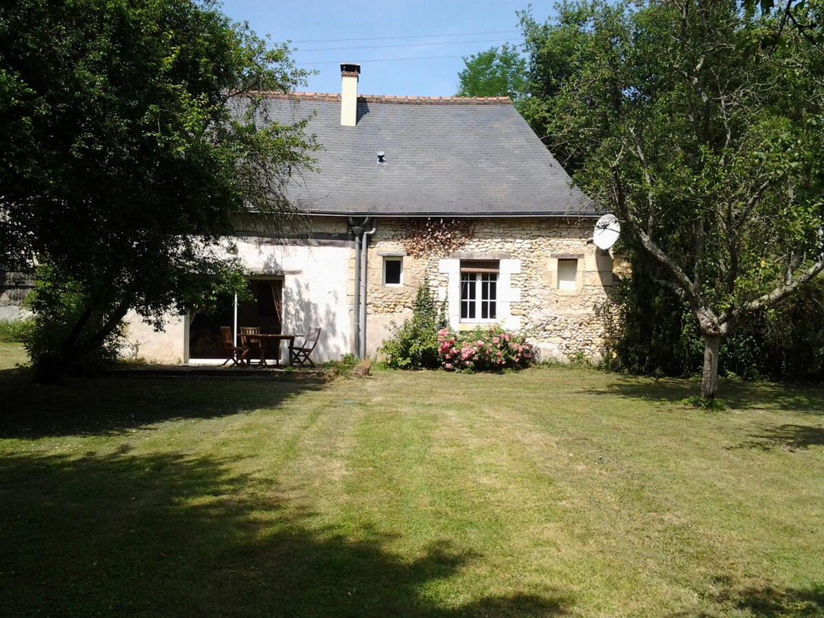 Maison XVIIIe à Cheillé, jardin 800 m² et GR3 - Photo 3