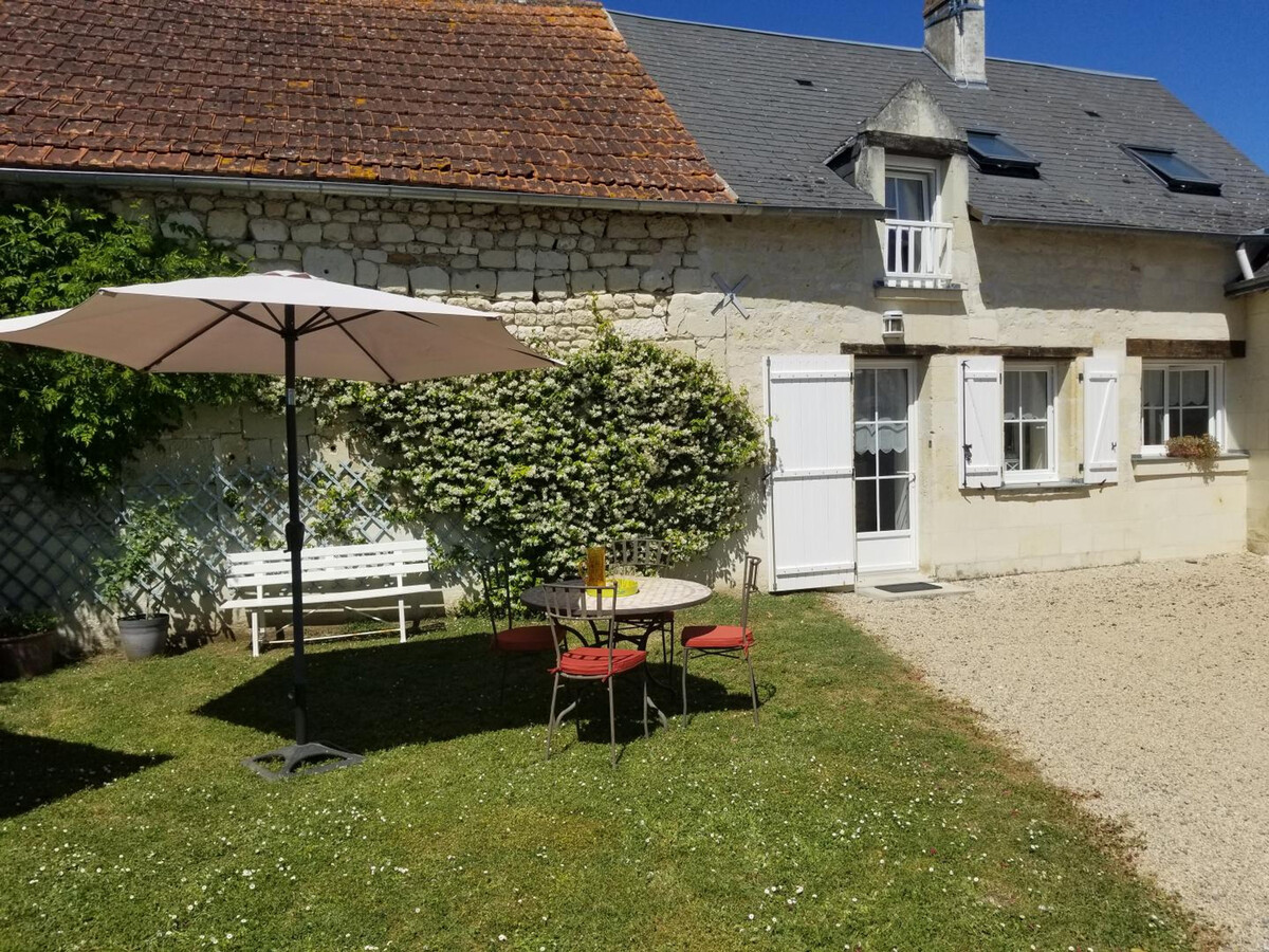 Gîte en tuffeau rénové, cour privative, vélos à Savigny - Photo 2