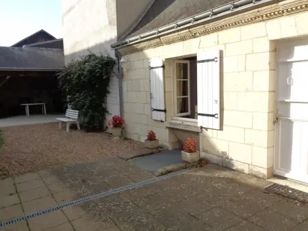 Location gite à Restigné, Maison tourangelle restaurée, 3 chambres, jardin clos, village viticole, proche loisirs et équipements bébé