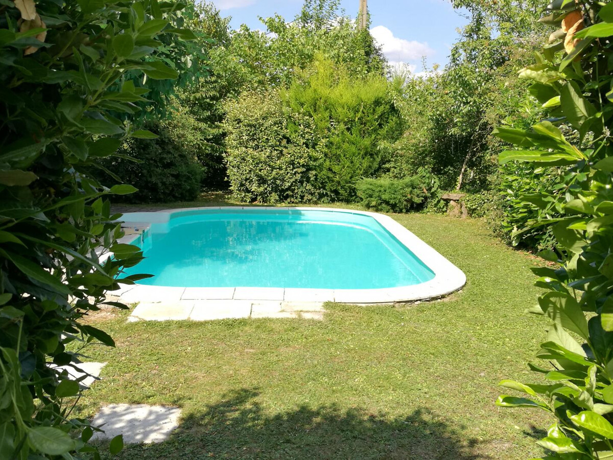 Gîte en ferme seigneuriale avec piscine privée à Brizay - Photo 2
