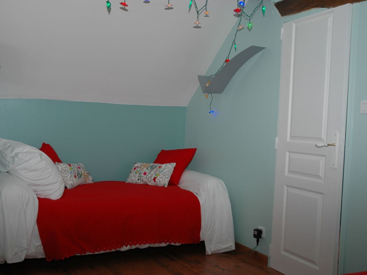 Gîte en ferme seigneuriale avec piscine privée à Brizay - Photo 8