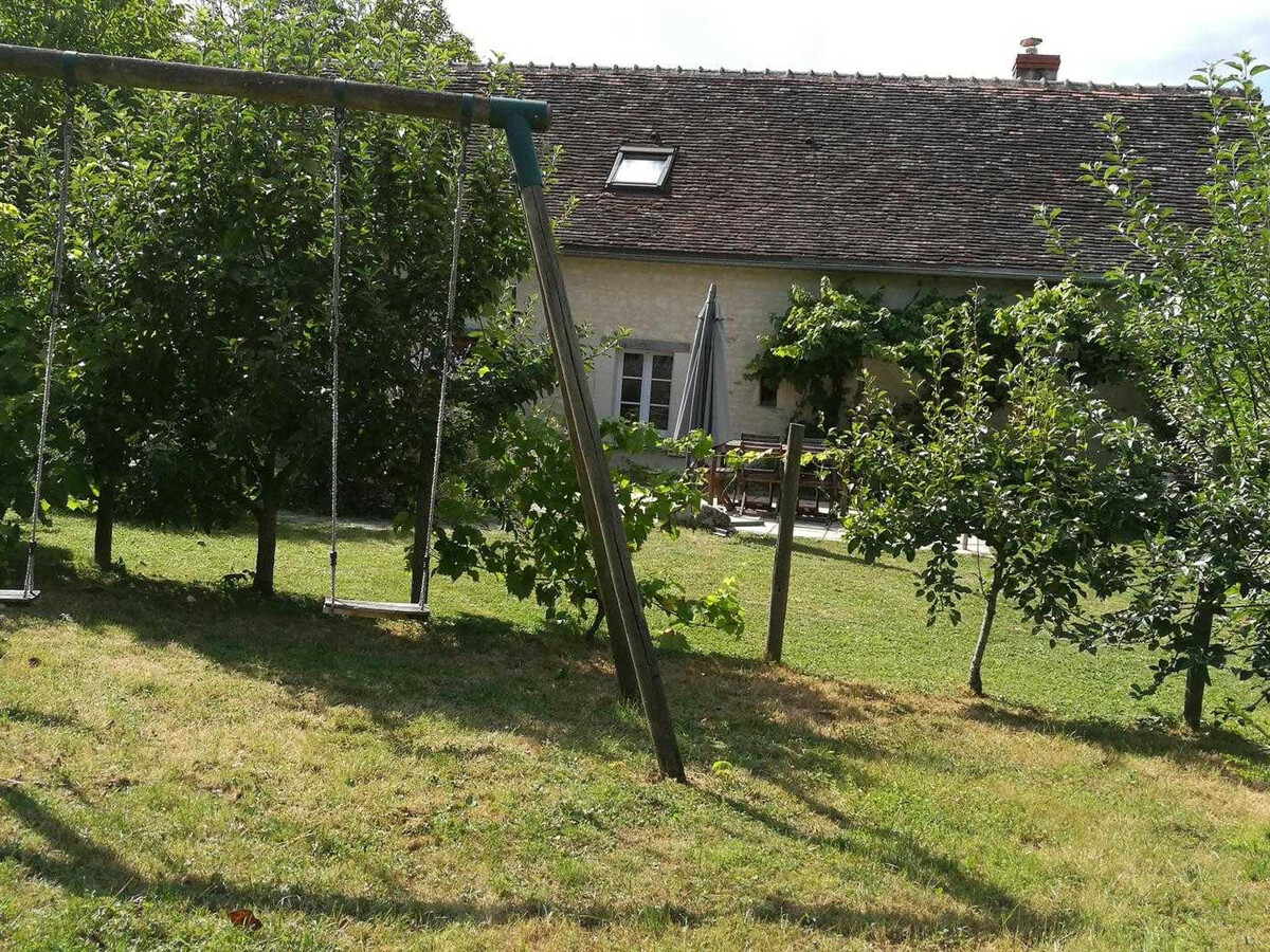 Gîte en ferme seigneuriale avec piscine privée à Brizay - Photo 13