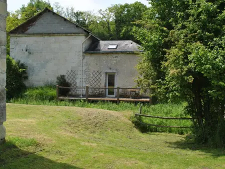 Location gite à Cheillé, Charmant gîte paysan XIXe avec terrasse et jardin bordé par un ruisseau, à 1,5 km dAzay-le-Rideau