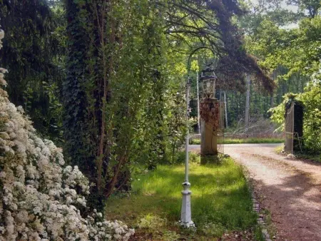 Maison Authentique avec Parc, Cheminée et Équipements Modernes au Cœur de la Vallée de la Loire - Photo 2