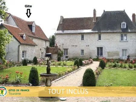 Location gite à Villandry, Gîte de charme XVIIe siècle avec jardin clos, balnéo, terrasse panoramique et WIFI près du Château de Villandry