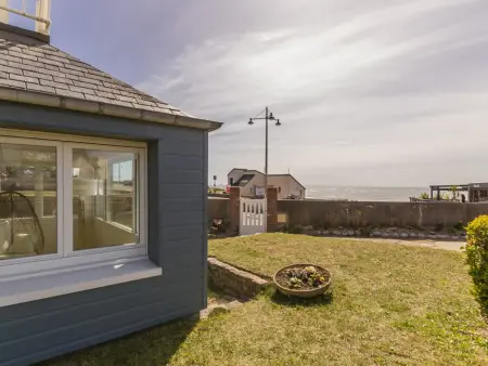 Maison front de mer avec balcon vue Jersey à Barneville-Carteret : photo 3