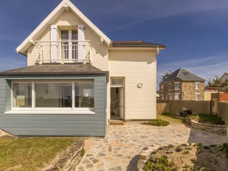 Maison front de mer avec balcon vue Jersey à Barneville-Carteret : photo 17