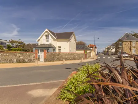 Maison front de mer avec balcon vue Jersey à Barneville-Carteret : photo 20