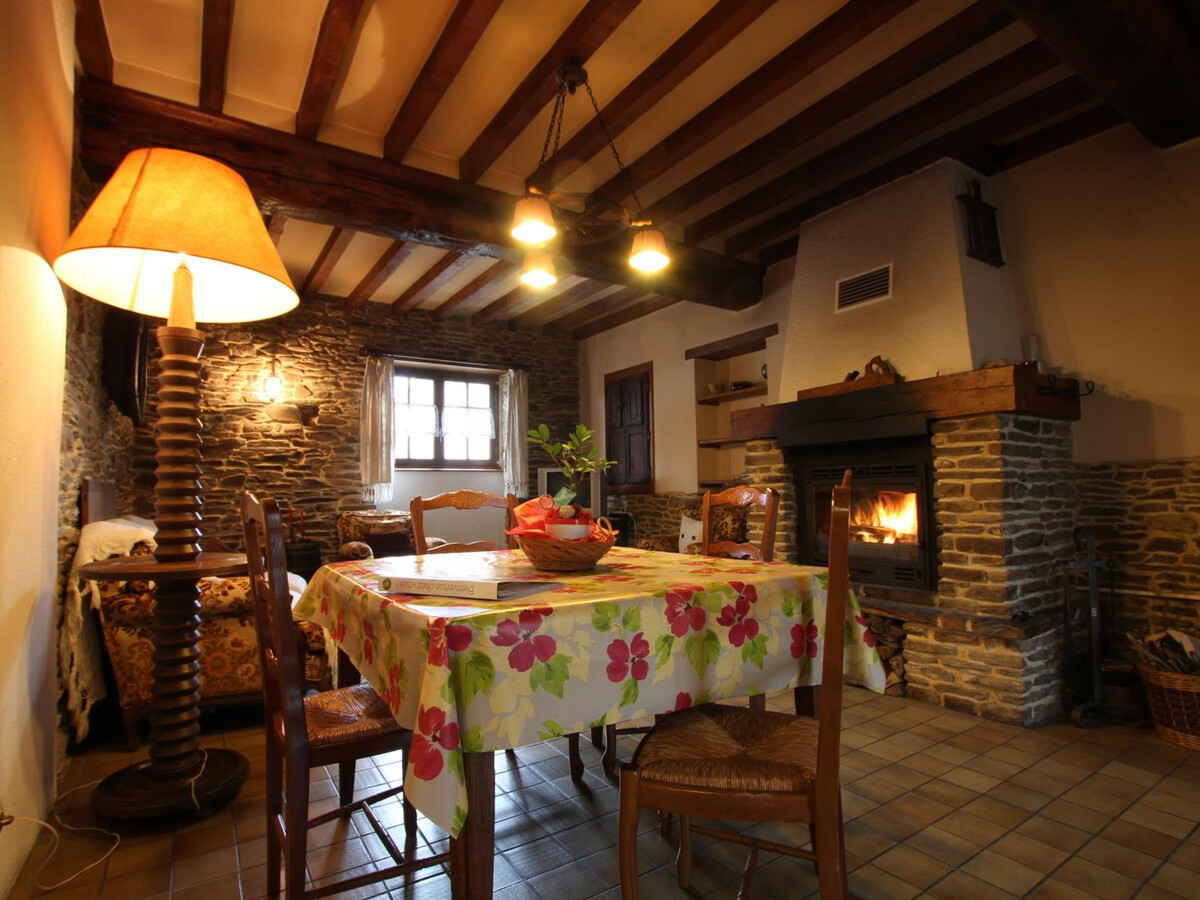 Gîte 5 pers. avec pergola et cheminée à Bourgvallées - Photo 2