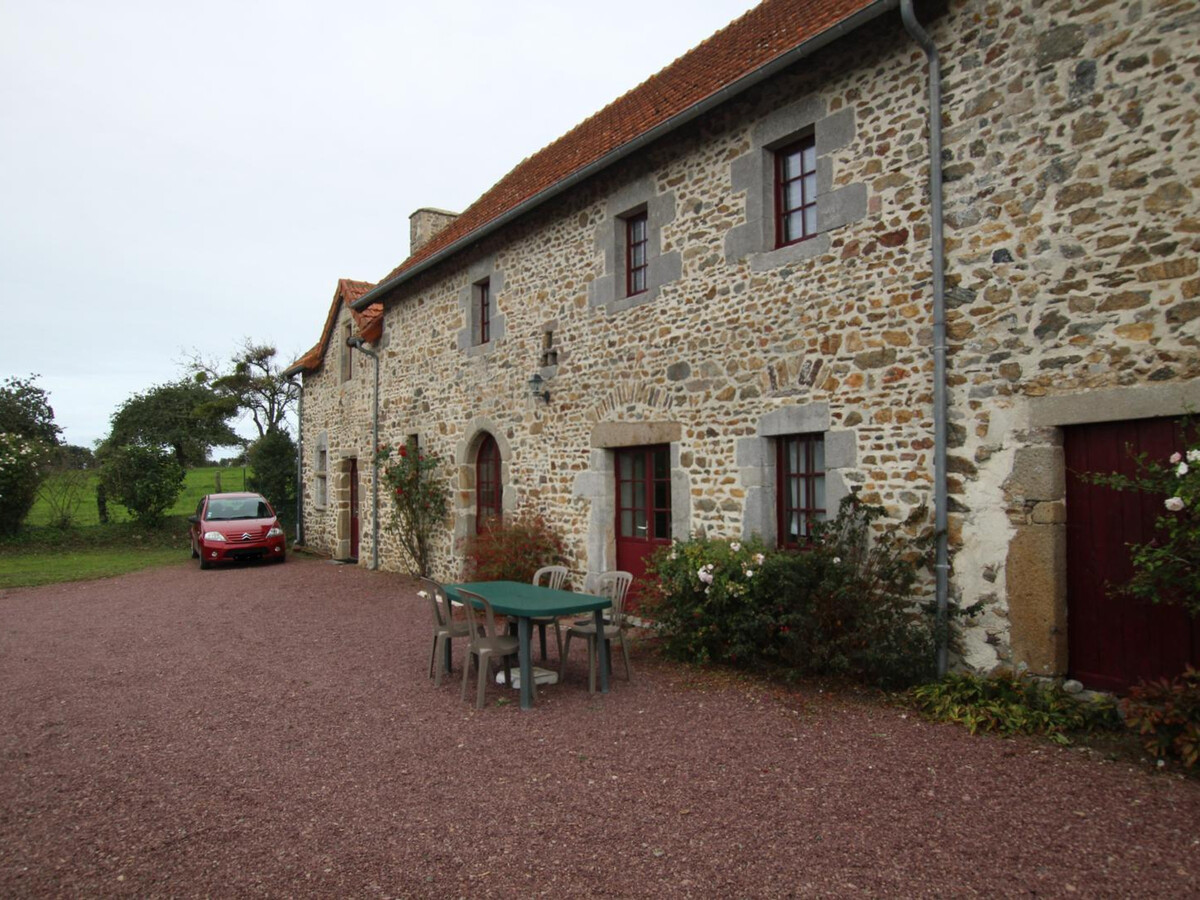 Longère Normande avec Jardin à Heugueville-sur-Sienne - Photo 11