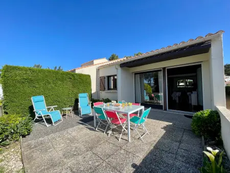 Location maison à Bretignolles sur Mer, Maison Confortable à 300m de la Plage des Dunes avec Jardin et Parking Privé