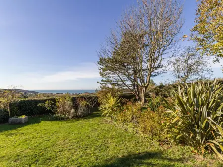 Gîte familial Siouville-Hague, jardin suspendu vue baie : photo 2