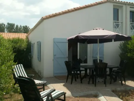 Location maison à La Faute sur Mer, Maisonnette avec piscine pour 5 pers, animaux admis