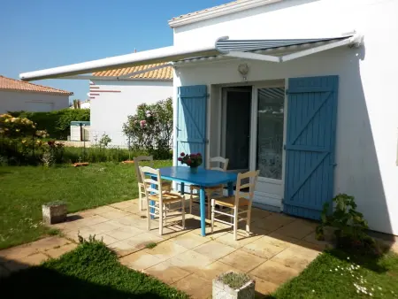 Location maison à La Faute sur Mer, Maisonnette avec piscine à 1800m de la plage
