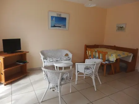 Maisonnette ensoleillée, à 100m de la plage, animaux sur demande - Photo 1