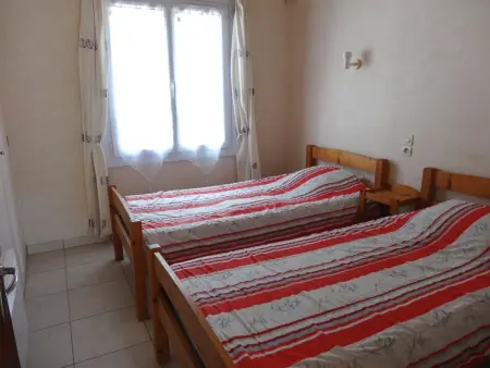 Maisonnette ensoleillée, à 100m de la plage, animaux sur demande - Photo 5