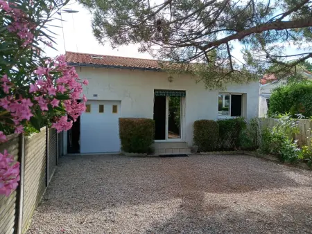 Location maison à L'Aiguillon sur Mer, Jolie Villa 3 Étoiles, 2 Chambres, Jardin Près Plage