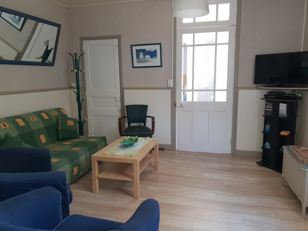 Maison rénovée style vendéen, 400 m de la plage - Photo 2