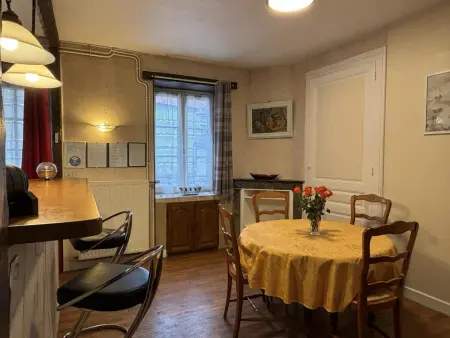 Charmant gîte près d'un château avec jardin, terrasse, parking et WiFi, à 14 km de Vichy - Photo 2