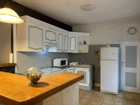 Charmant gîte près d'un château avec jardin, terrasse, parking et WiFi, à 14 km de Vichy - Photo 5