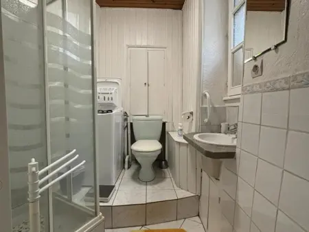 Charmant gîte près d'un château avec jardin, terrasse, parking et WiFi, à 14 km de Vichy - Photo 10