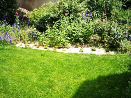 Charmant gîte près d'un château avec jardin, terrasse, parking et WiFi, à 14 km de Vichy - Photo 16