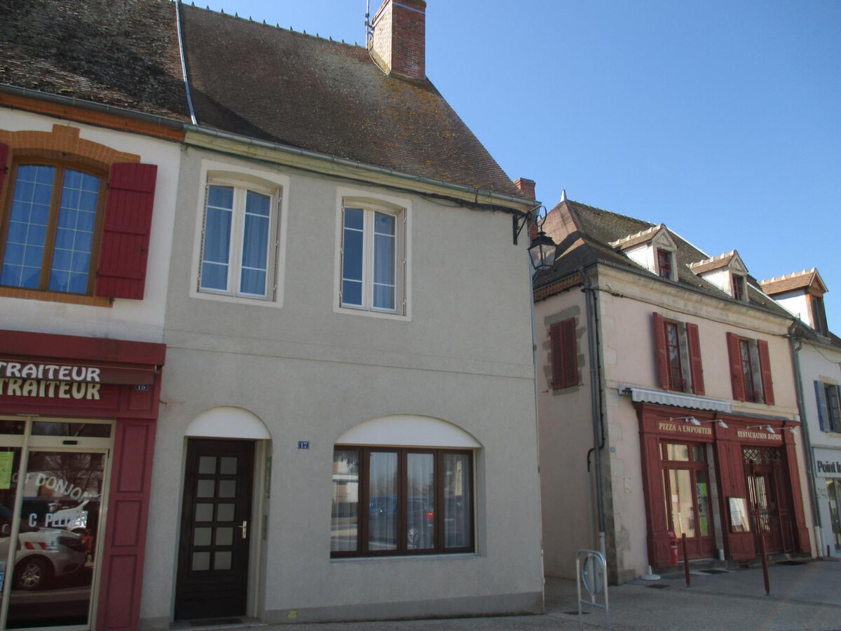 Gîte indépendant 5 pers. à Huriel, cour fermée - Photo 1