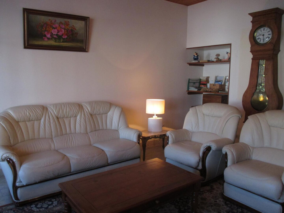 Gîte indépendant 5 pers. à Huriel, cour fermée - Photo 6