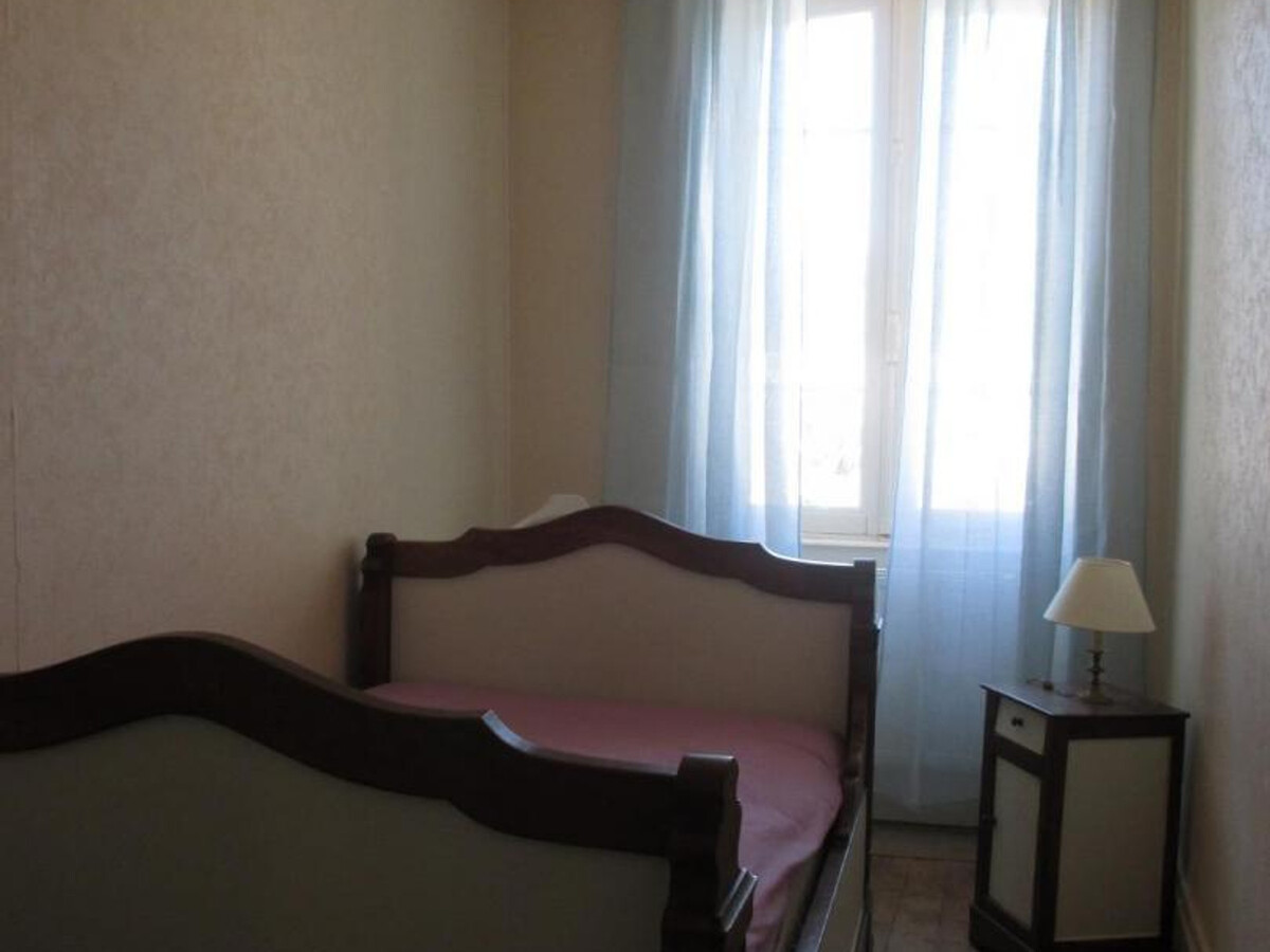 Gîte indépendant 5 pers. à Huriel, cour fermée - Photo 9