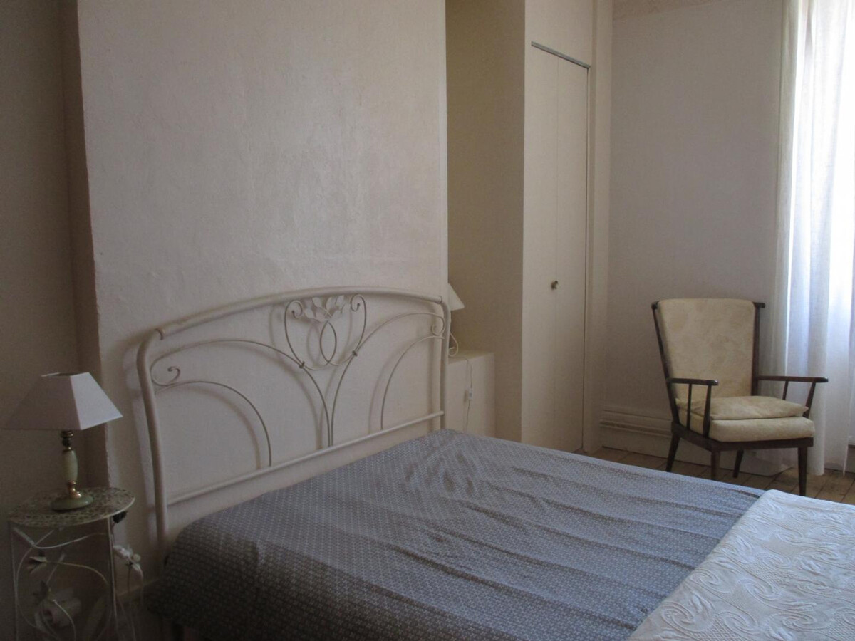 Gîte indépendant 5 pers. à Huriel, cour fermée - Photo 10