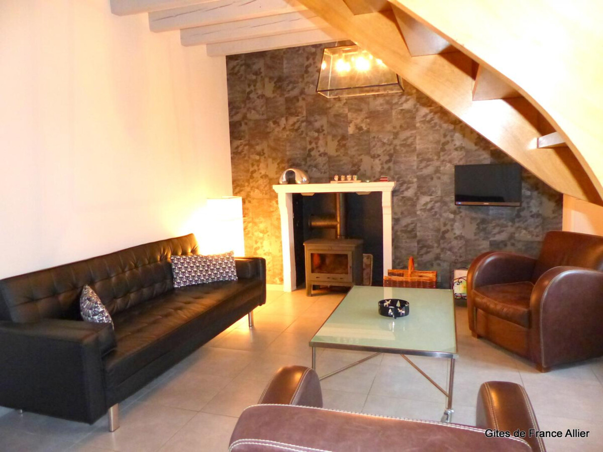 Gîte contemporain 4 pers. à Agonges, animaux acceptés - Photo 2