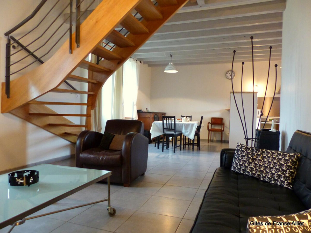 Gîte contemporain 4 pers. à Agonges, animaux acceptés - Photo 3