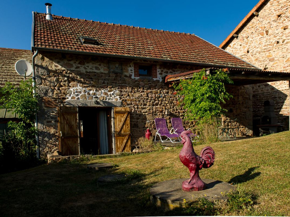 Gîte en grange rénovée avec jardin à Châtel-Montagne - Photo 1