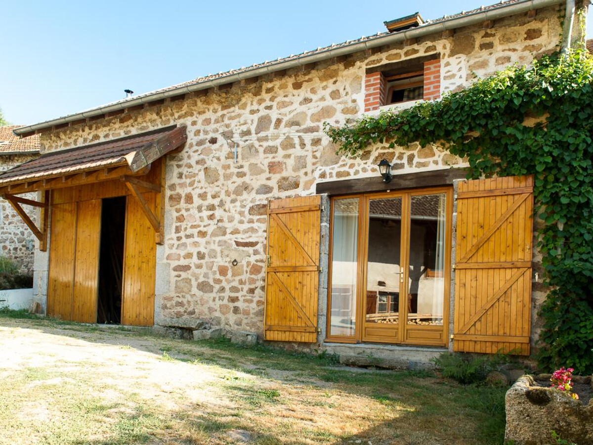 Gîte en grange rénovée avec jardin à Châtel-Montagne - Photo 2