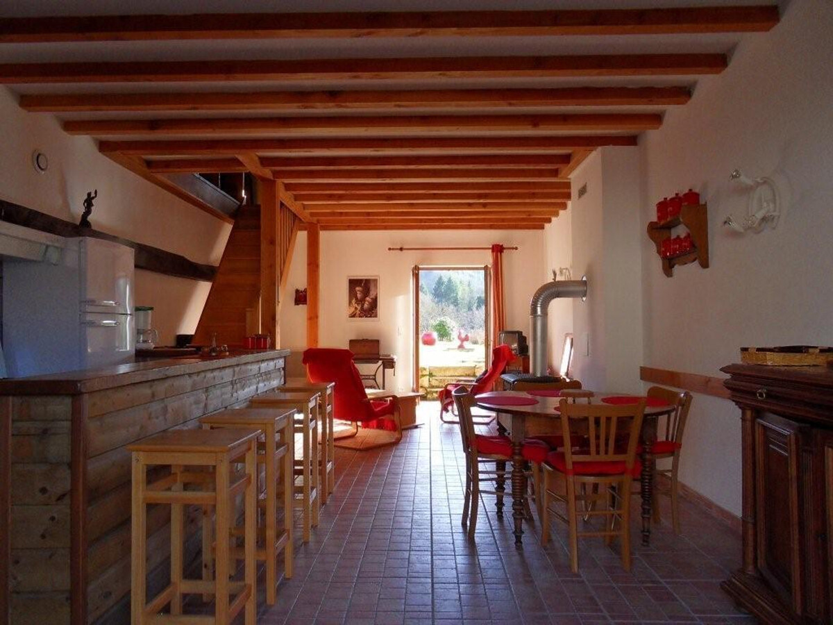 Gîte en grange rénovée avec jardin à Châtel-Montagne - Photo 4
