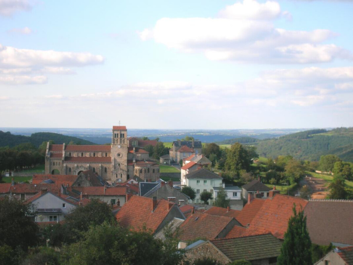 Gîte en grange rénovée avec jardin à Châtel-Montagne - Photo 20