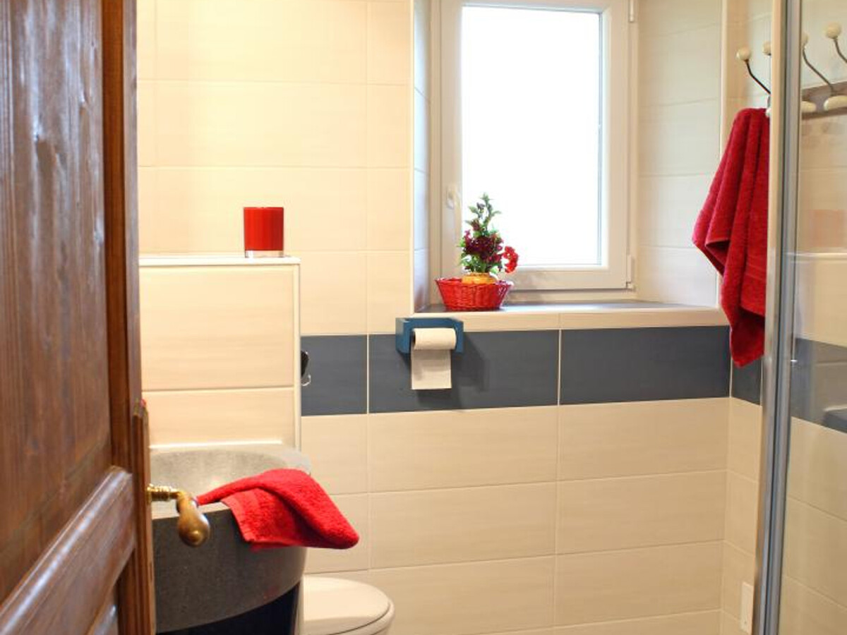 Gîte 14 pers., 6 chambres, terrain de jeux à Trézelles - Photo 18