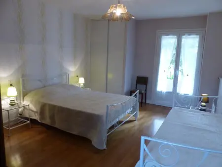 Grande maison à Saint-Pourçain avec piscine, sauna et WiFi - Photo 15
