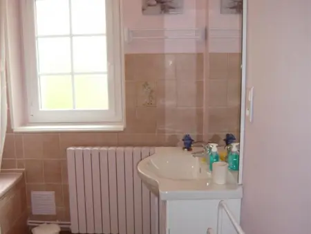 Grande maison à Saint-Pourçain avec piscine, sauna et WiFi - Photo 17