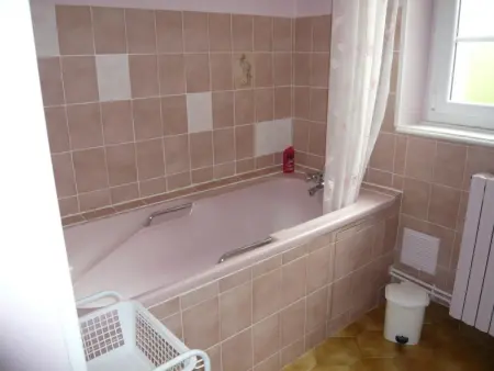 Grande maison à Saint-Pourçain avec piscine, sauna et WiFi - Photo 18
