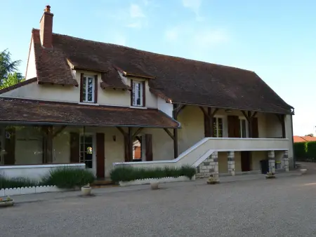 Grande maison à Saint-Pourçain avec piscine, sauna et WiFi - Photo 25