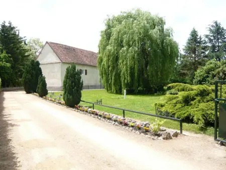 Grande maison à Saint-Pourçain avec piscine, sauna et WiFi - Photo 28