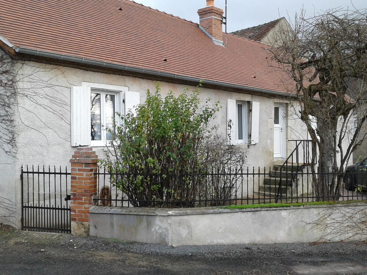 Ancien atelier réhabilité avec cour fermée à Broût-Vernet - Photo 2