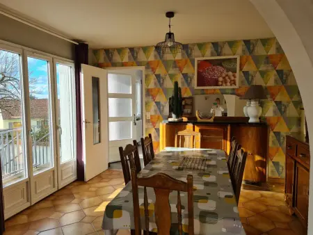 Gîte 6 personnes Creuzier-le-Neuf, piscine chauffée : photo 8