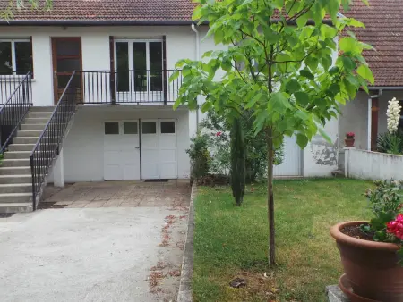 Gîte 6 personnes Creuzier-le-Neuf, piscine chauffée : photo 9
