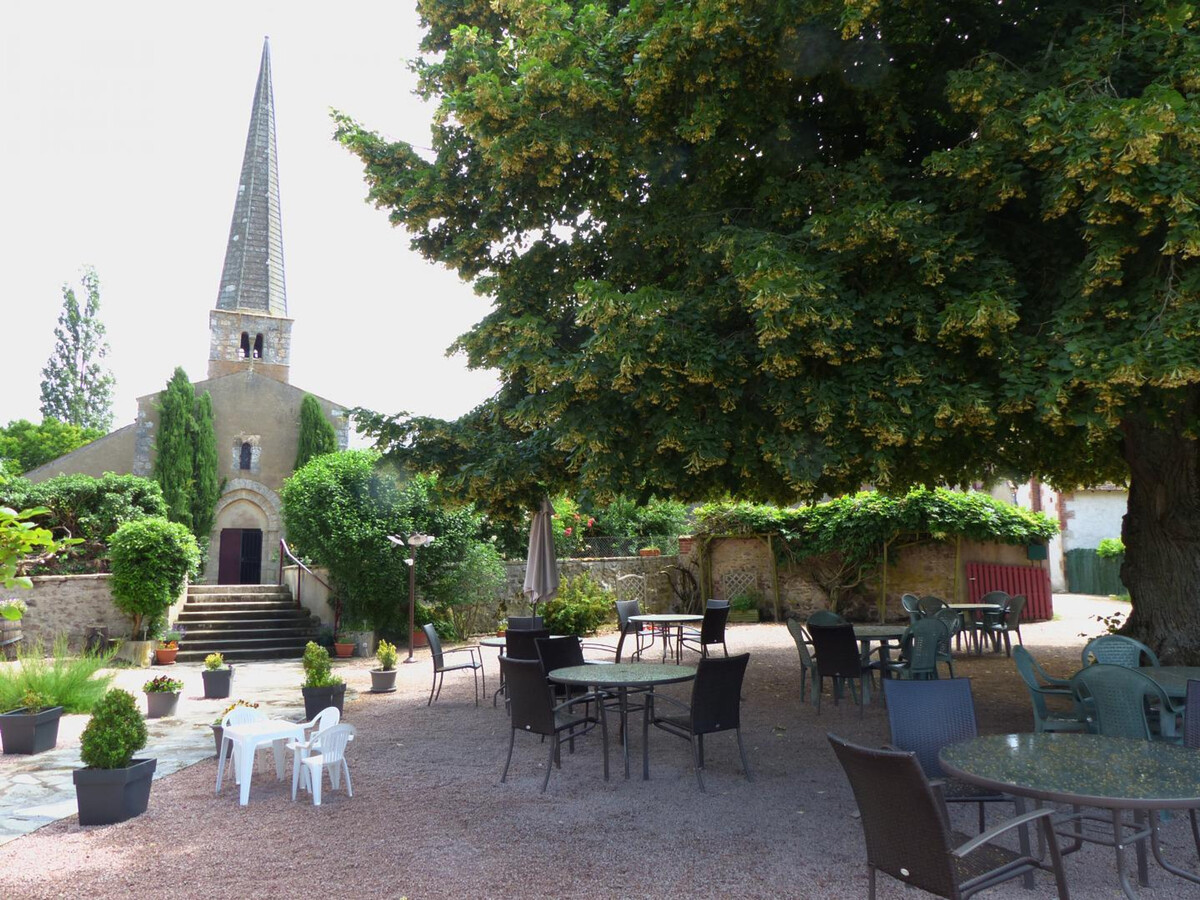 Gîte familial du bocage Bourbonnais, terrasse et jardin - Photo 16