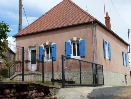 Location gite à Saligny sur Roudon, Gîte de la Mini Ferme, Animaux Bienvenus, Wifi, Jardin, 4-6 Pers