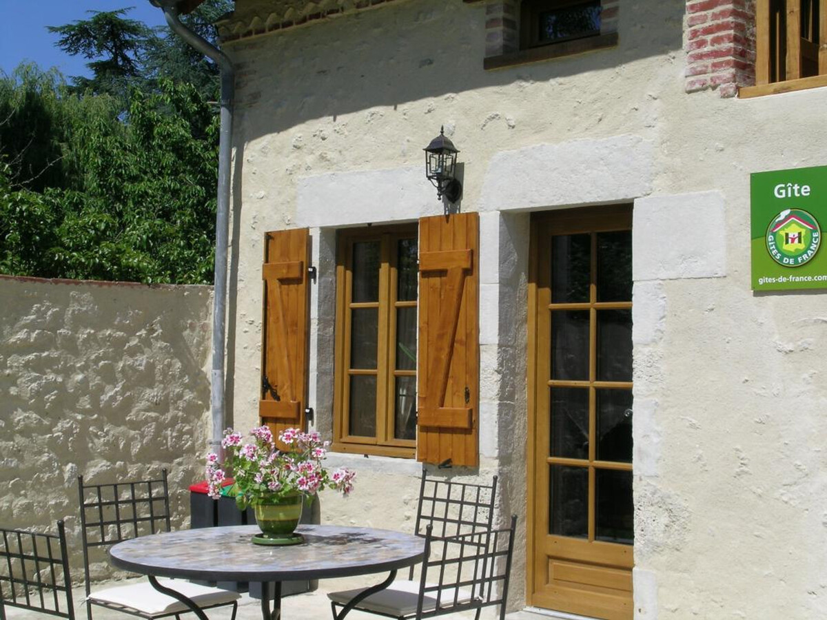 Gîte rénové 5 pers. avec terrasse et plancha à Barberier - Photo 2