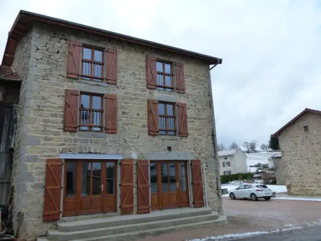Location gite à La Guillermie, Ancien Atelier Cosy pour Vacances en Montagne