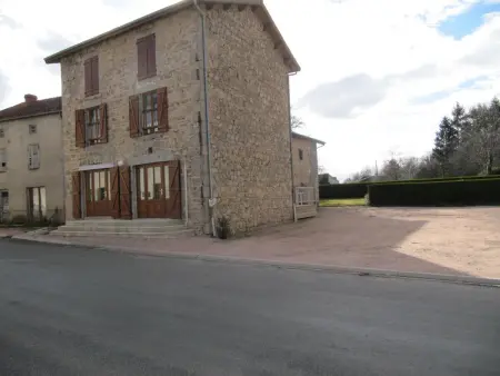 Ancien Atelier en Pierre – Gîte 6 pers. Montagne Bourbonnaise : photo 10